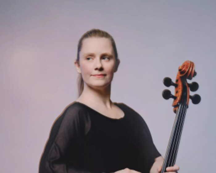 Alma-Sophie Starke mit Violoncello